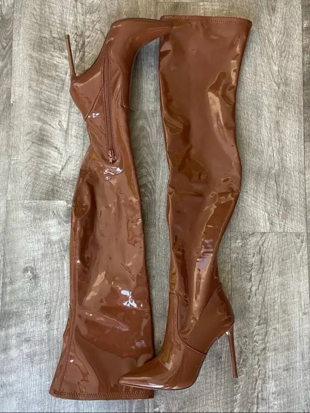 New NWOT Steve Madden Viktory Brown Patent Thigh-High Stiletto Boots